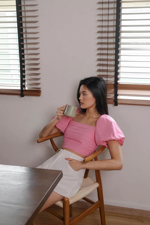 BELLA RUCHED PUFF SLEEVE TOP (BARBIE PINK)