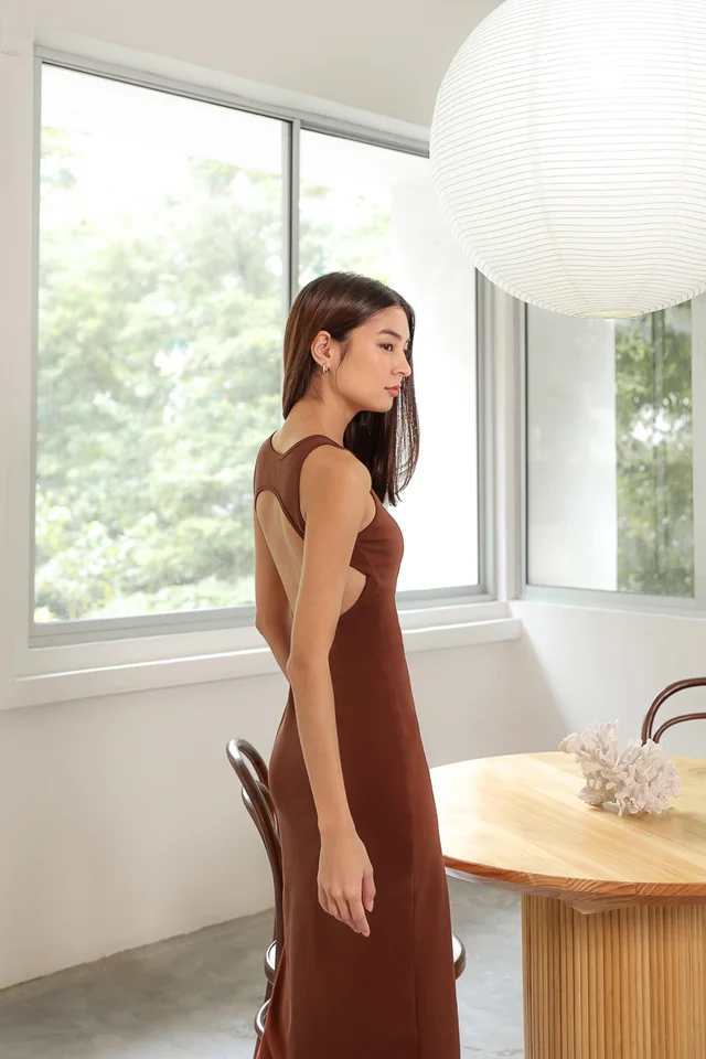 VANCE PADDED OPEN-BACK RIBBED RACER MIDI (RUST BROWN)