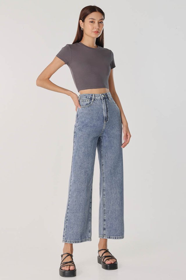 NOT YOUR AVERAGE STRAIGHT LEG JEANS - PETITE (MID WASHED)