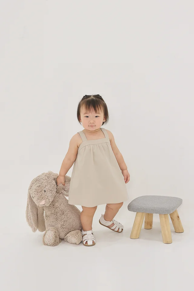 RHEA CROSS-BACK TENT DRESS (TAPIOCA) - MINI GIRL