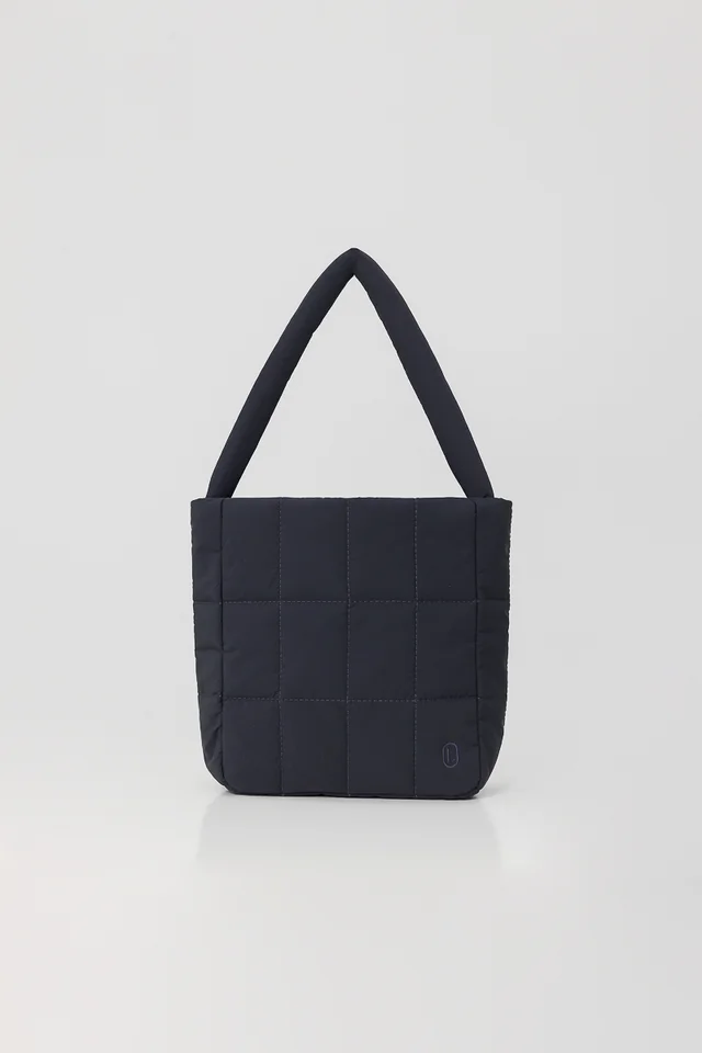 PILLOW QUILTED TOTE - MEDIUM (GUNMETAL)
