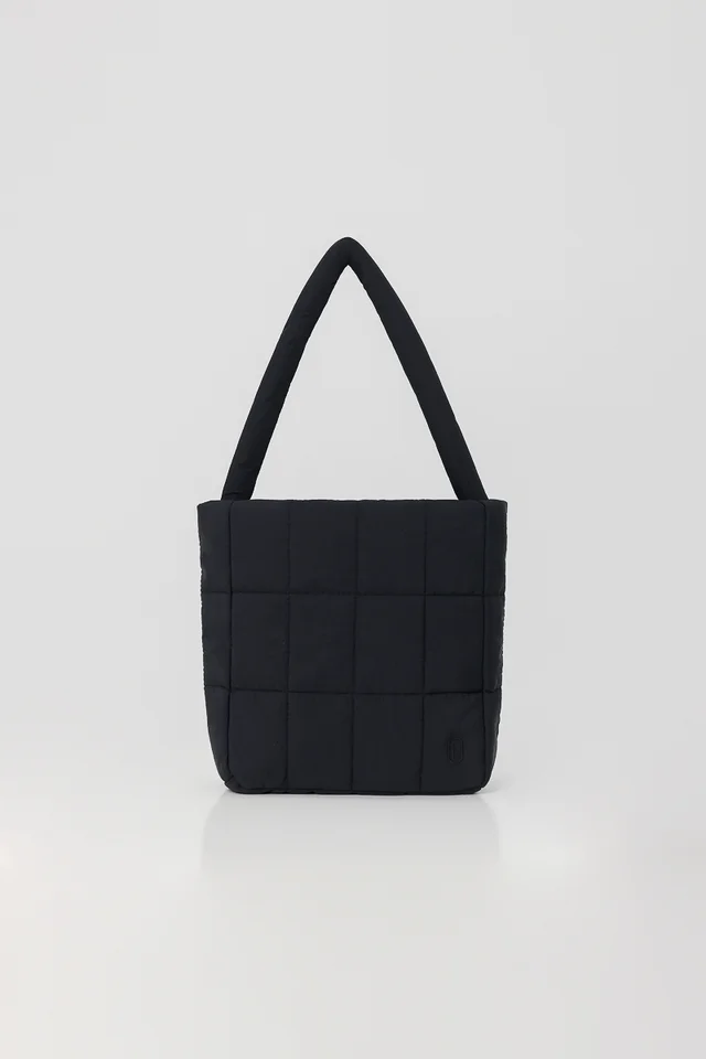 PILLOW QUILTED TOTE - MEDIUM (BLACK)