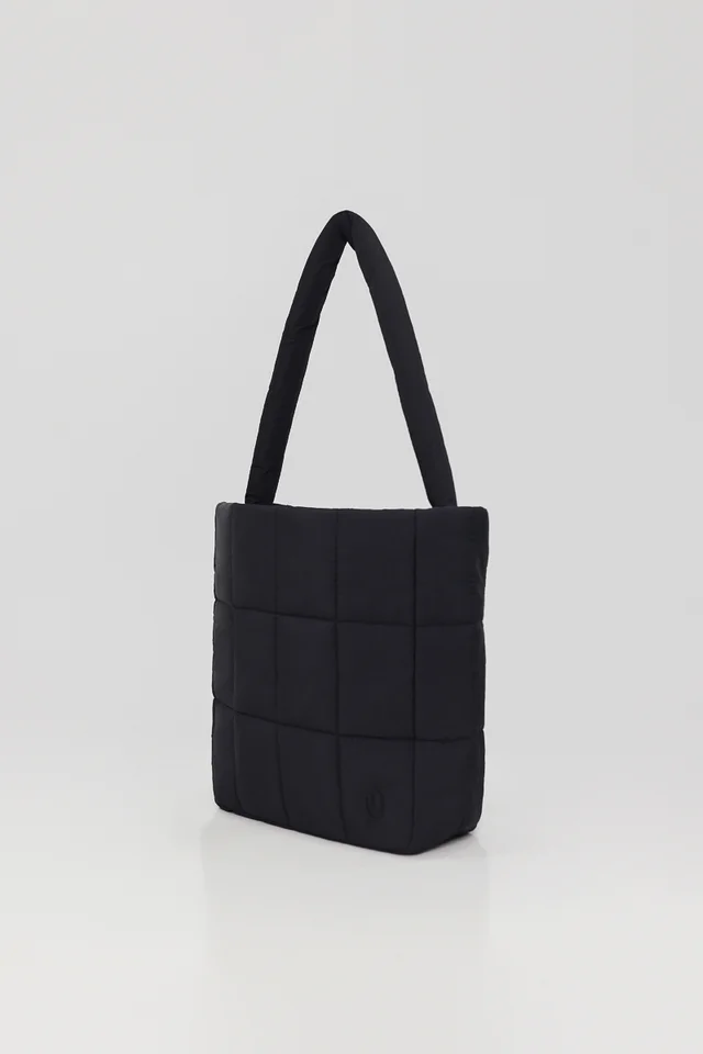 PILLOW QUILTED TOTE - MEDIUM (BLACK)