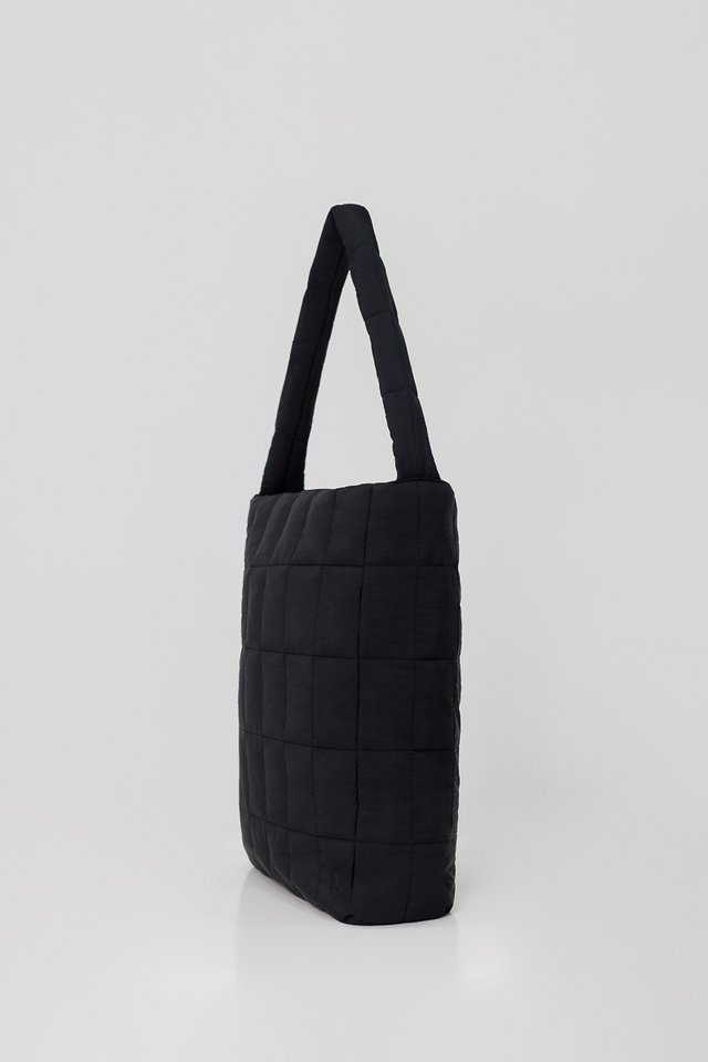 PILLOW QUILTED TOTE - LARGE (BLACK)