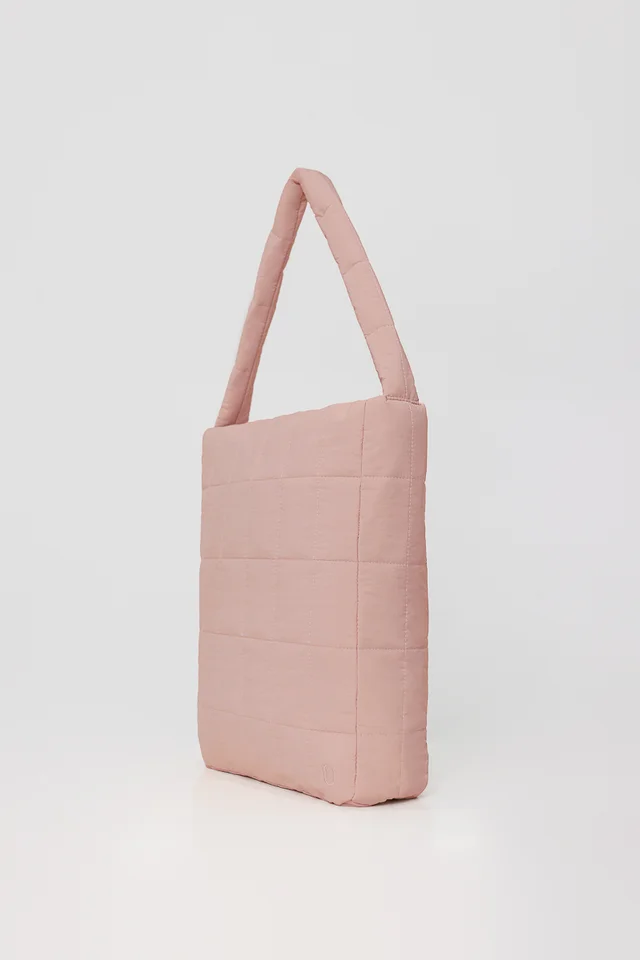 PILLOW QUILTED TOTE - LARGE (PARFAIT)