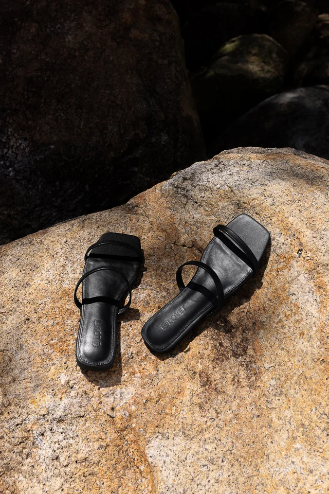 DEMI DOUBLE STRAP SANDALS (BLACK)