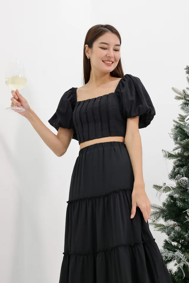 DREA TEXTURED PLEATED BUBBLE SLEEVE TOP (BLACK)