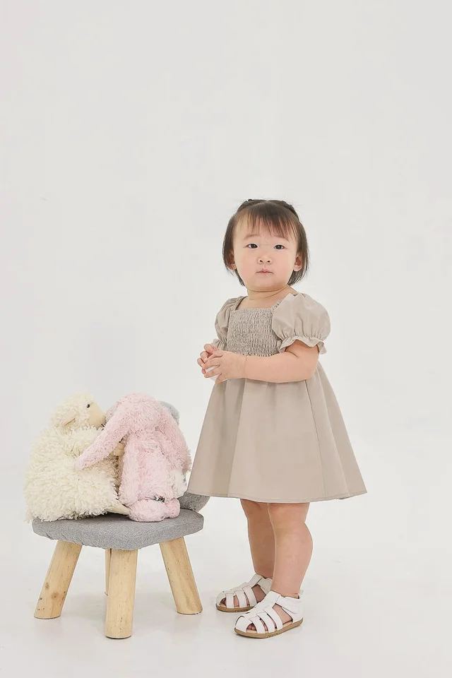 SAVINA PUFFY SMOCKED DRESS (BONE) - MINI GIRL