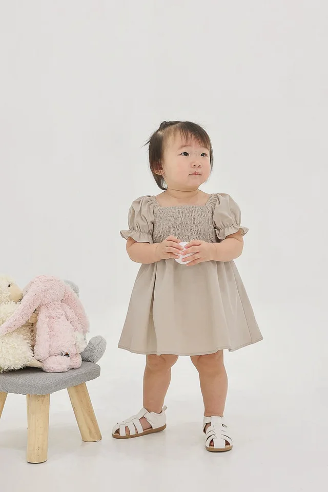 SAVINA PUFFY SMOCKED DRESS (BONE) - MINI GIRL
