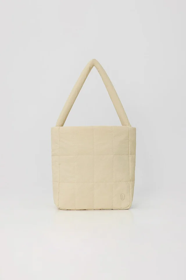 PILLOW QUILTED TOTE - MEDIUM (FAWN)