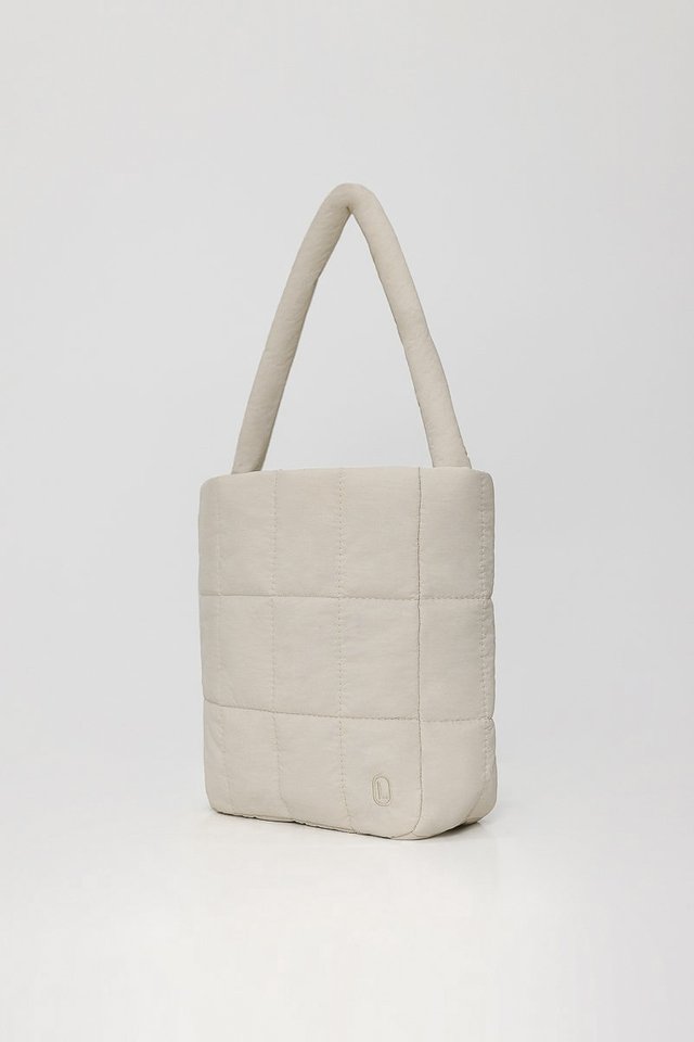 PILLOW QUILTED TOTE - MEDIUM (GREIGE)