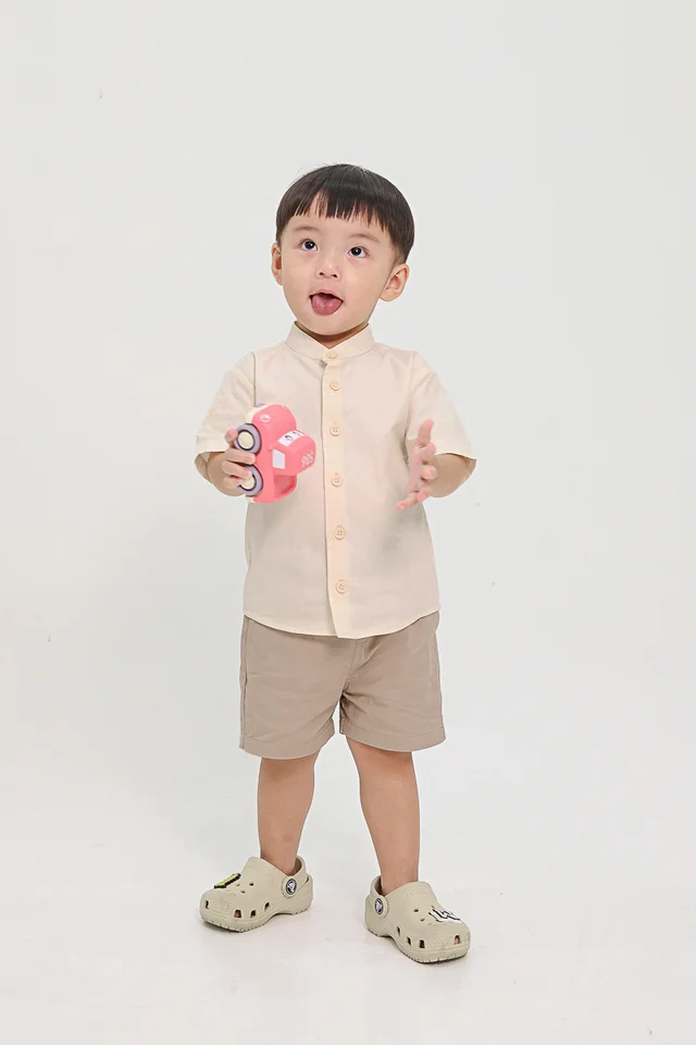 ADRIAN MANDARIN COLLAR BUTTON SHIRT (OAT) - MINI BOY