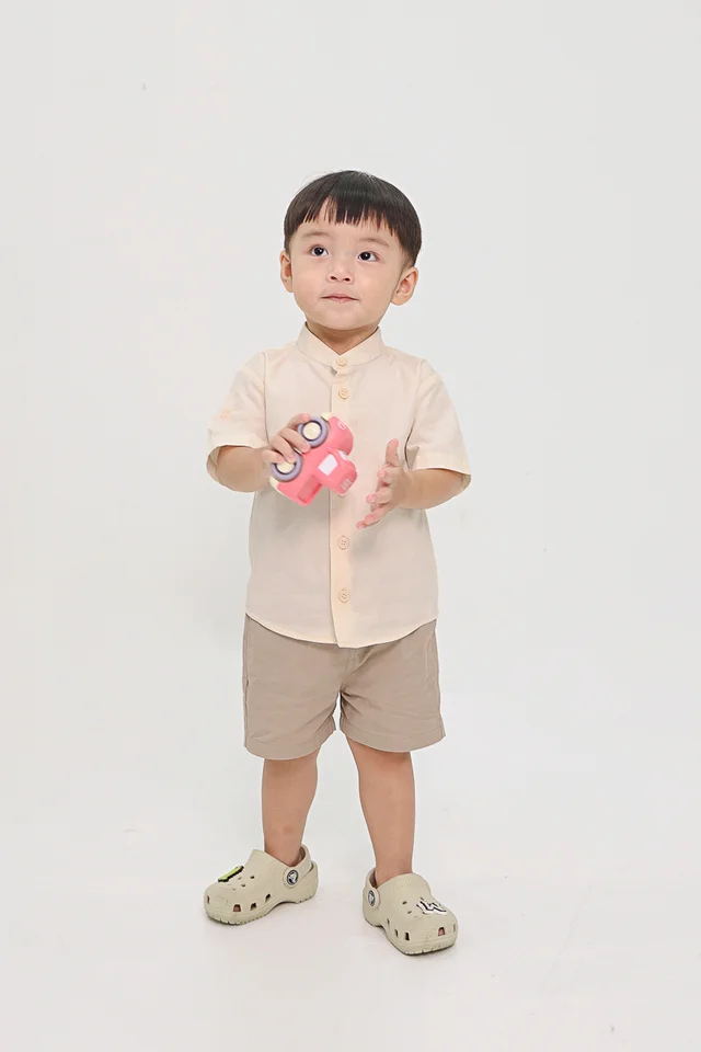 ADRIAN MANDARIN COLLAR BUTTON SHIRT (OAT) - MINI BOY