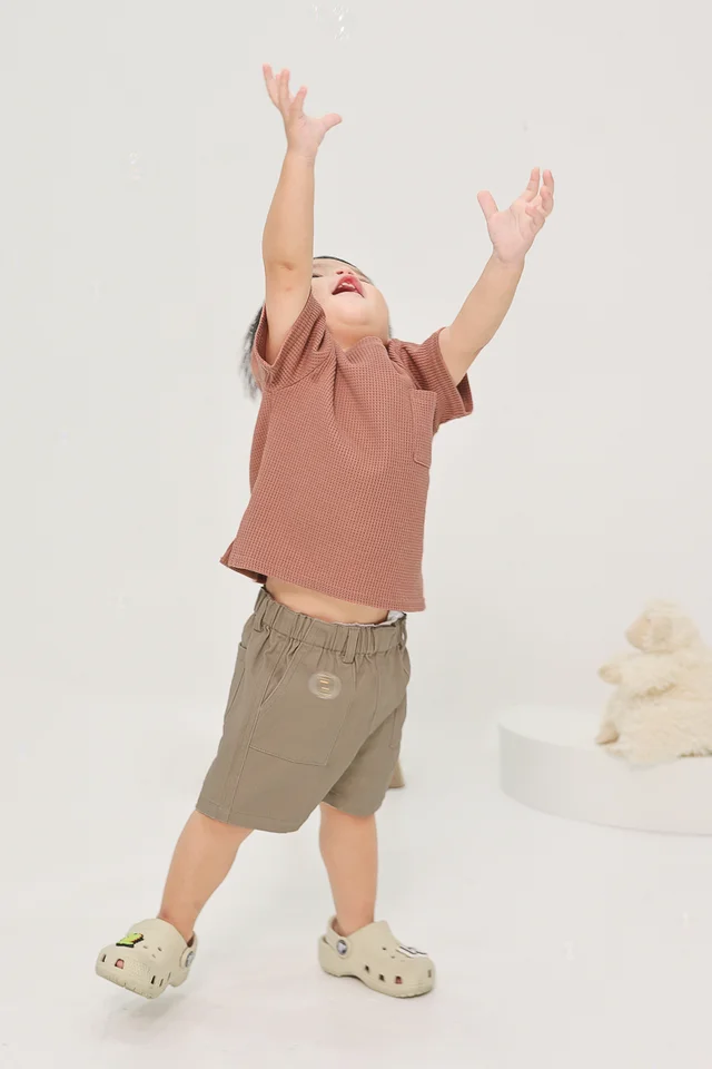 SHANE FITTED POCKET BERMS (KHAKI OLIVE) - MINI BOY