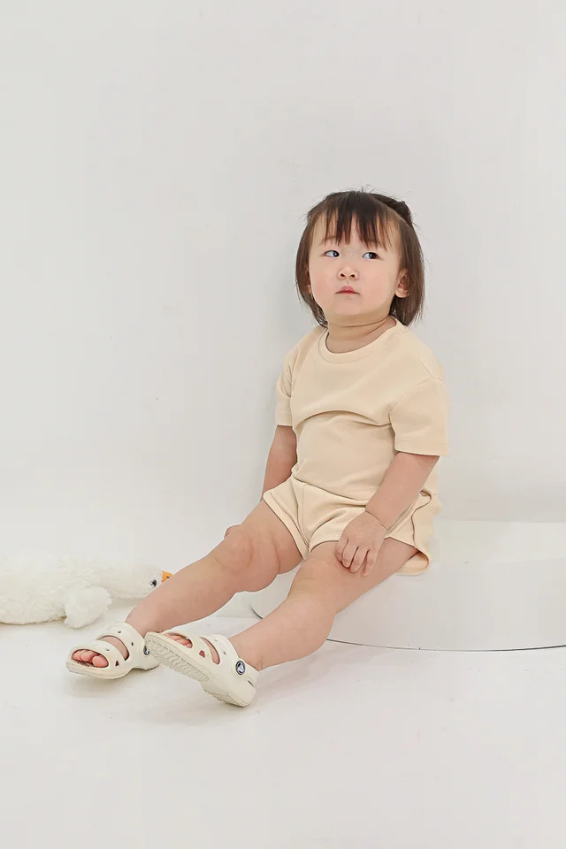 HOMEBODY LOUNGE CROP TEE (CREAM) - MINI GIRL