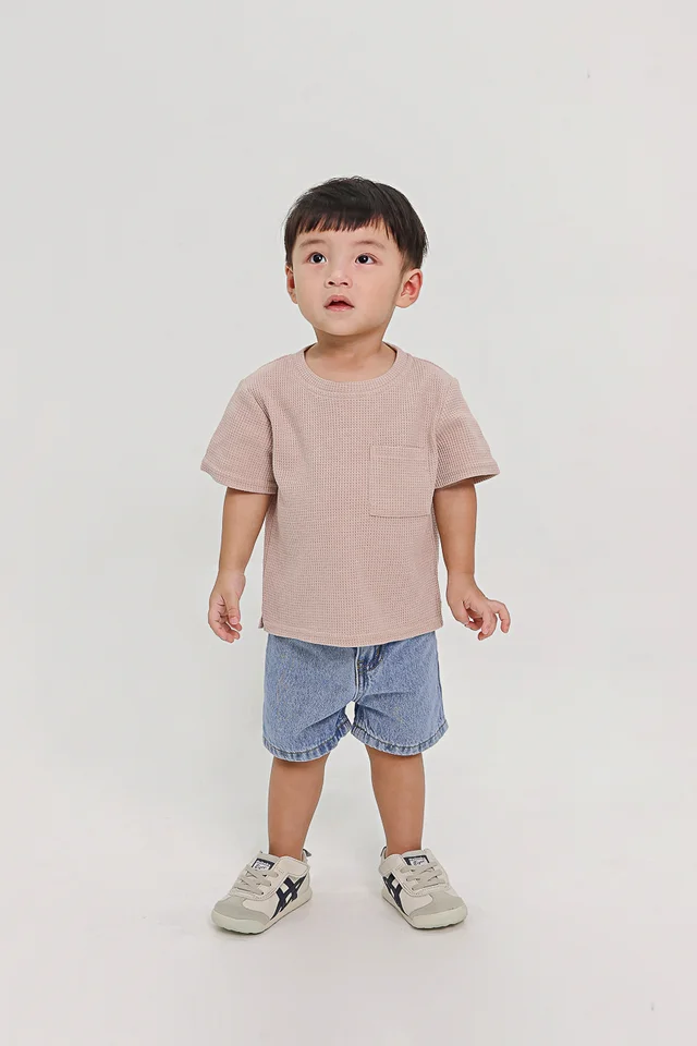 TYLER WAFFLE POCKET TEE (LATTE) - MINI BOY