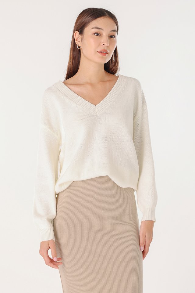 JUDE V-NECK SLOUCHY PULLOVER TOP (OFF-WHITE)