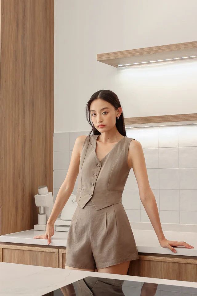 MACEY LINEN BUTTON VEST TOP (COFFEE)