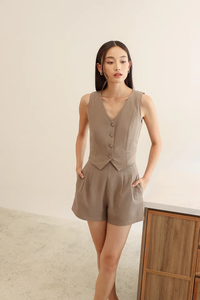 AVRIL LINEN DOUBLE PLEATED SHORTS (COFFEE)