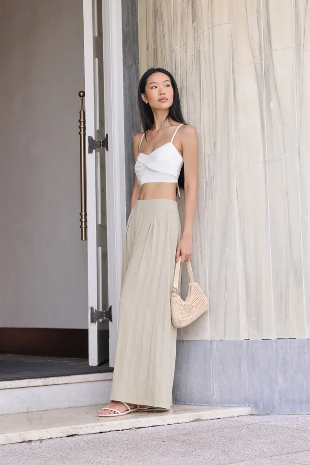 KYLIE PADDED TWIST FRONT TIE-BACK TOP (WHITE)