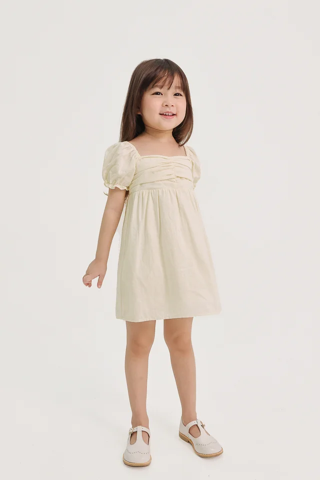 REBECCA LINEN RUCHED SMOCKED BACK PUFF SLEEVE DRESS (IVORY) - MINI GIRL 
