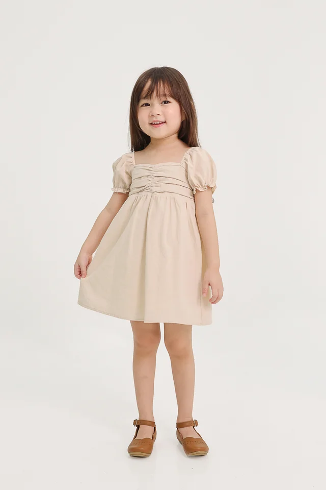 REBECCA LINEN RUCHED SMOCKED BACK PUFF SLEEVE DRESS (ALMOND) - MINI GIRL