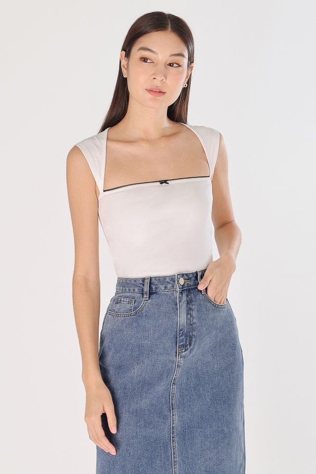 JAZREEL PADDED RIBBON BACK CUT-OUT RIBBED TOP (WHITE WITH BLACK TRIM)