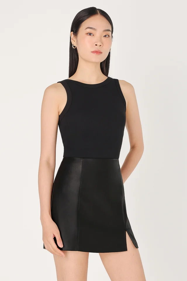 DANNA REVERSIBLE PADDED BASIC RIBBED TOP (BLACK)
