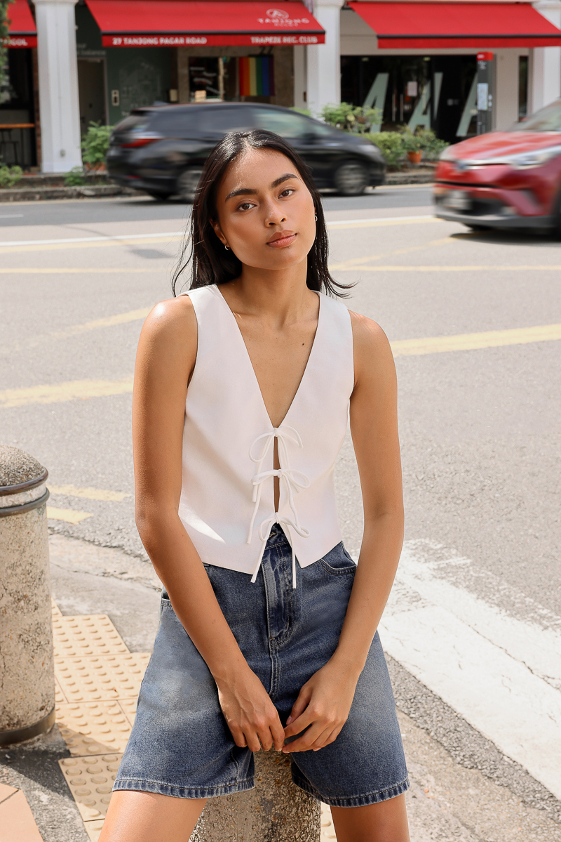 Ameri（アメリ）の「BONDING RIBBON VEST TOP（シャツ/ブラウス