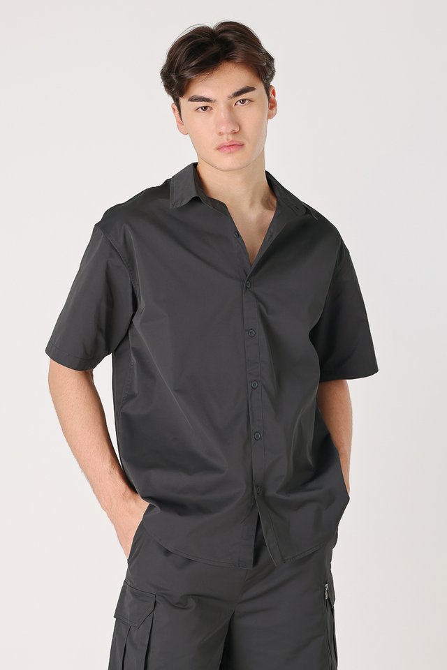 ELI NYLON COLLARED BUTTON SHIRT (GUNMETAL)