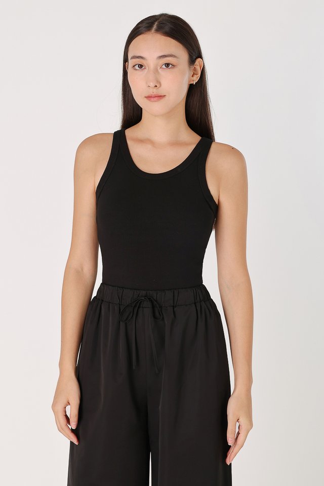 MAXINE PADDED REVERSIBLE RIBBED TOP (BLACK)