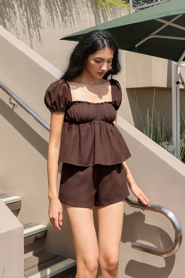 PUFFY SLEEVES