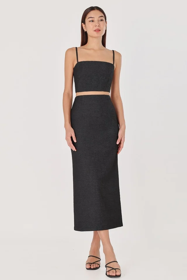 LEVEL UP DENIM BACK SLIT COLUMN SKIRT (BLACK DENIM) 