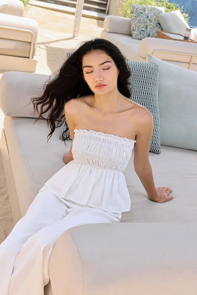 HAILEY PADDED LINEN SMOCKED TUBE TOP (WHITE)