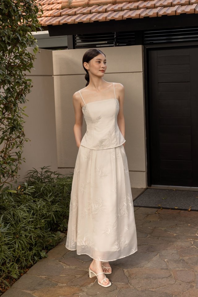 CALLYS ORGANZA FLORAL EMBROIDERED PLEATED MAXI SKIRT (CHAMPAGNE)