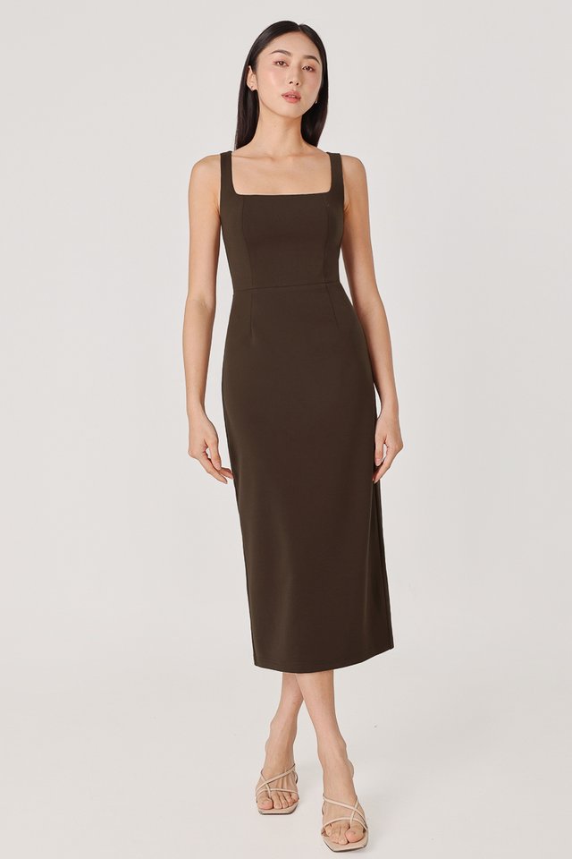 LARINA PADDED SQUARE NECK BACK SLIT MIDAXI COLUMN DRESS (ESPRESSO BROWN)