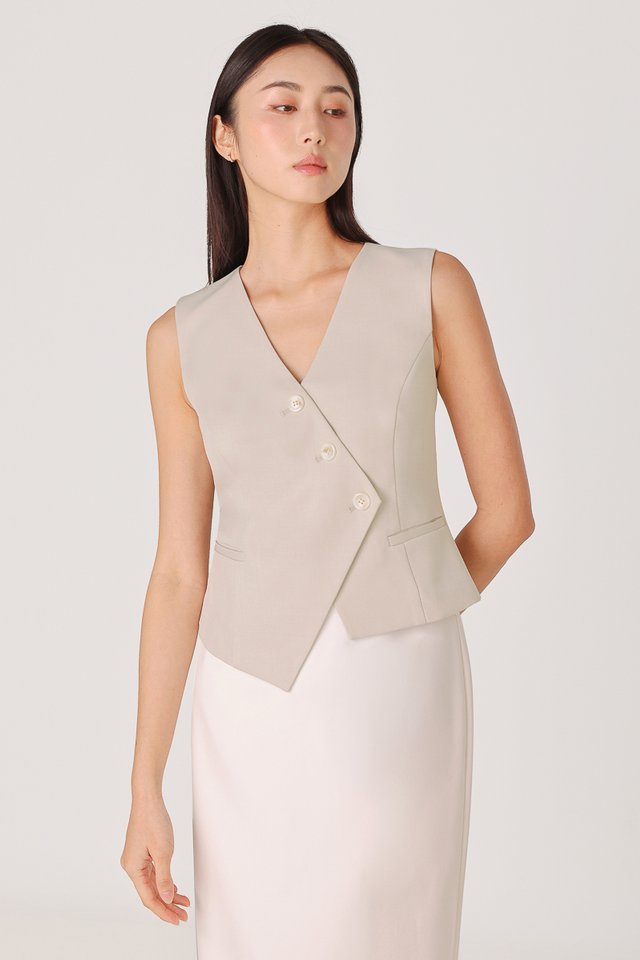 ELVIE ASYMMETRICAL SHELL BUTTON VEST TOP (CLAY)