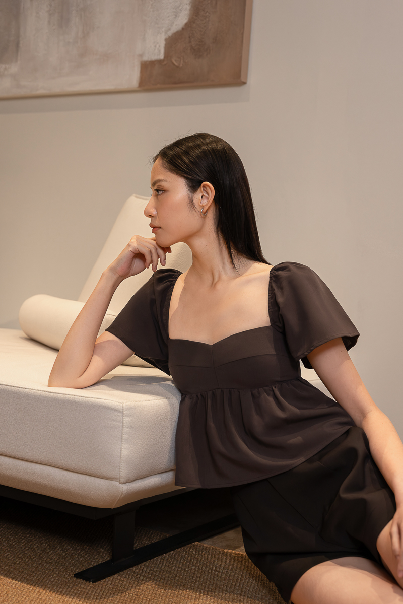 ANGELA PADDED FLUTTER SLEEVE BABYDOLL TOP (ESPRESSO)