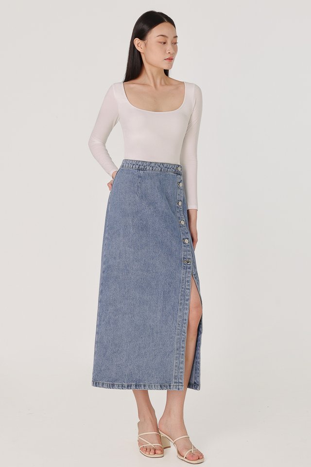 AFTER HOURS BUTTON SIDE SLIT MIDAXI SKIRT (DENIM)