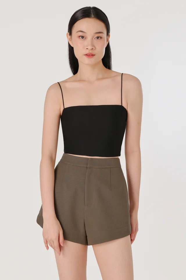 MAE CURVED HEM BASIC SHORTS (BROWN)