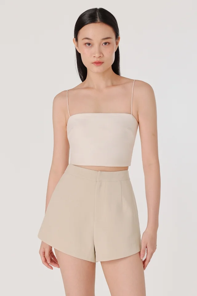 MAE CURVED HEM BASIC SHORTS (OAT)