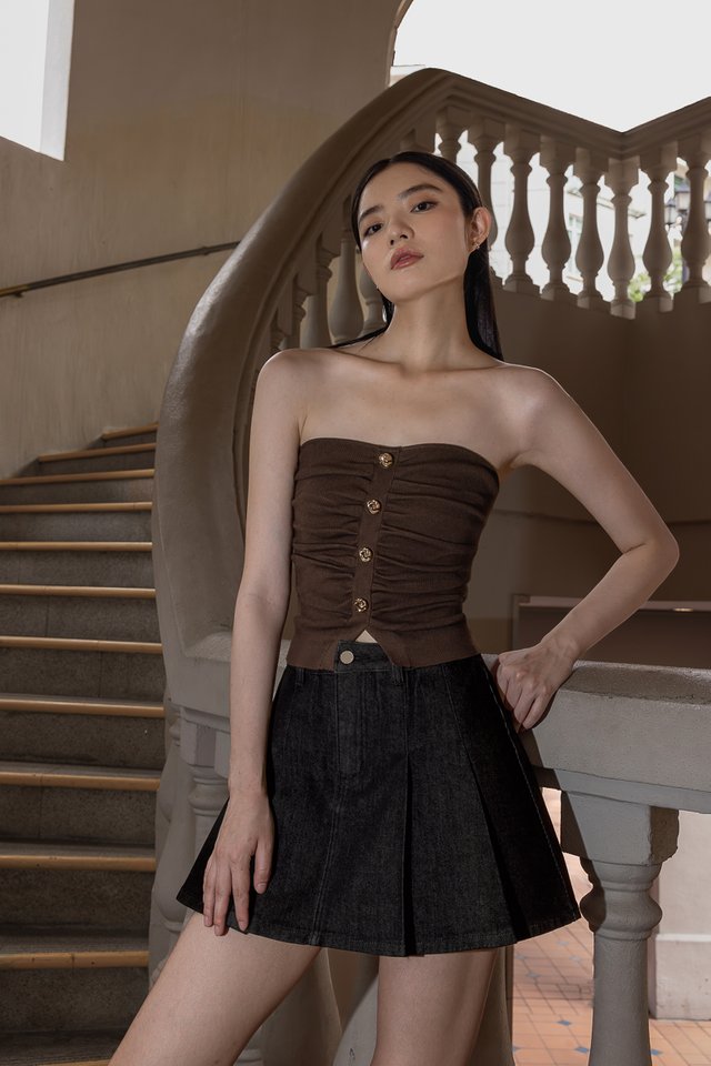 TRINITY RUCHED ACCENT BUTTON KNIT TUBE TOP (BROWN)