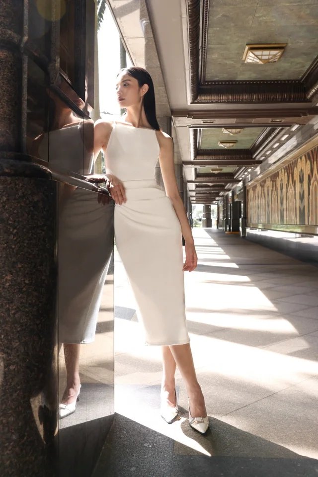 PRISCILLA BOAT NECK RUCHED BODYCON MIDAXI DRESS (WHITE)