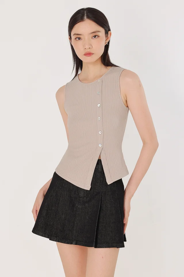 ARIN SHELL BUTTON POINTELLE RIBBED KNIT TOP (TAUPE)