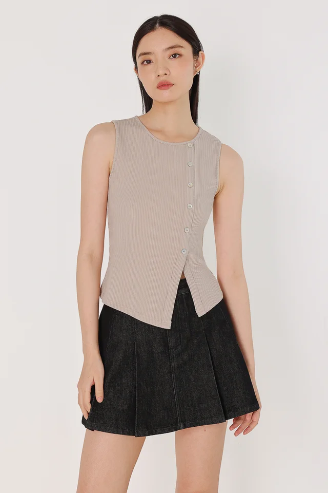 ARIN SHELL BUTTON POINTELLE RIBBED KNIT TOP (TAUPE)