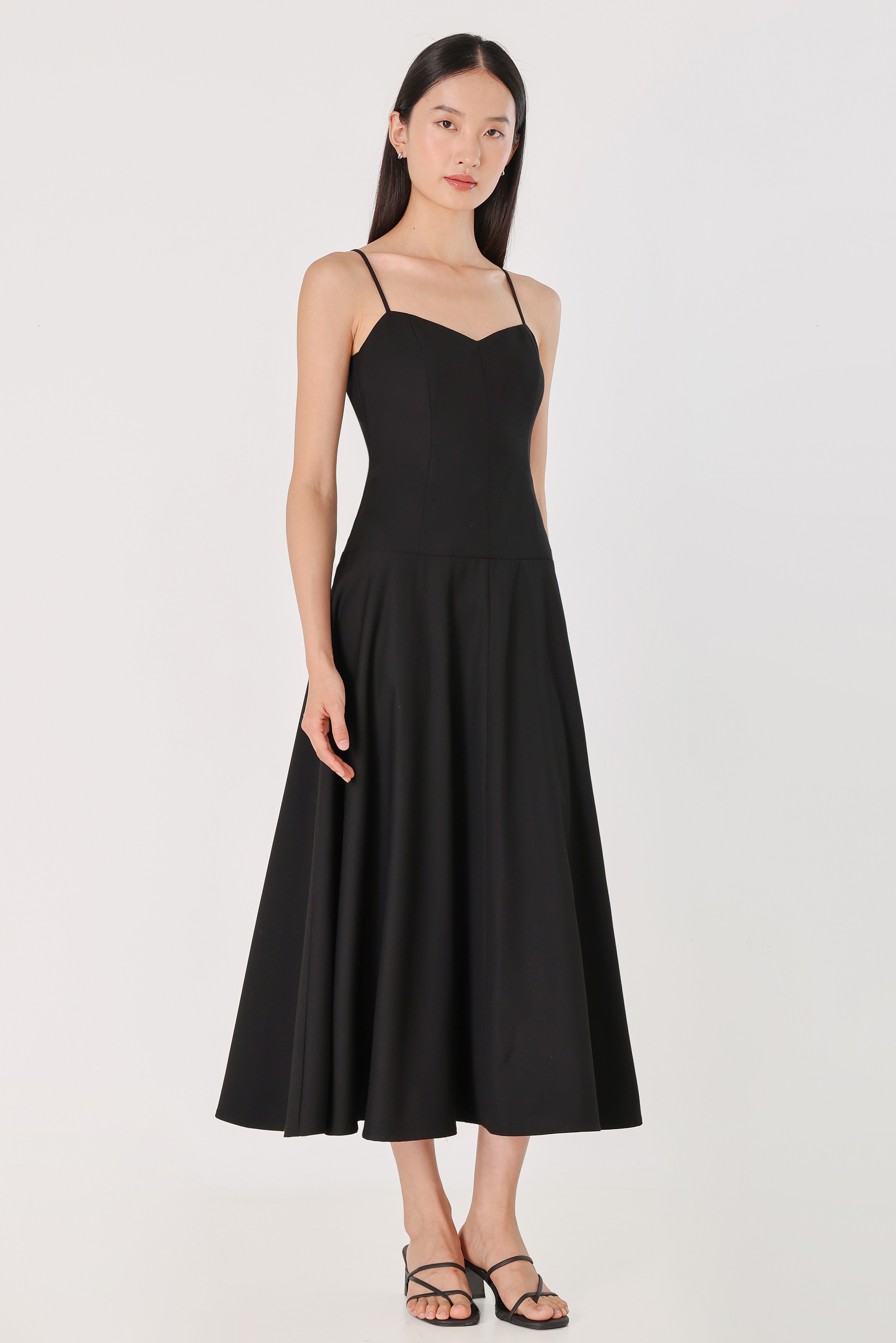 DIYORA PADDED V-NECK PANEL CAMI MIDAXI DRESS (BLACK) | Lovet