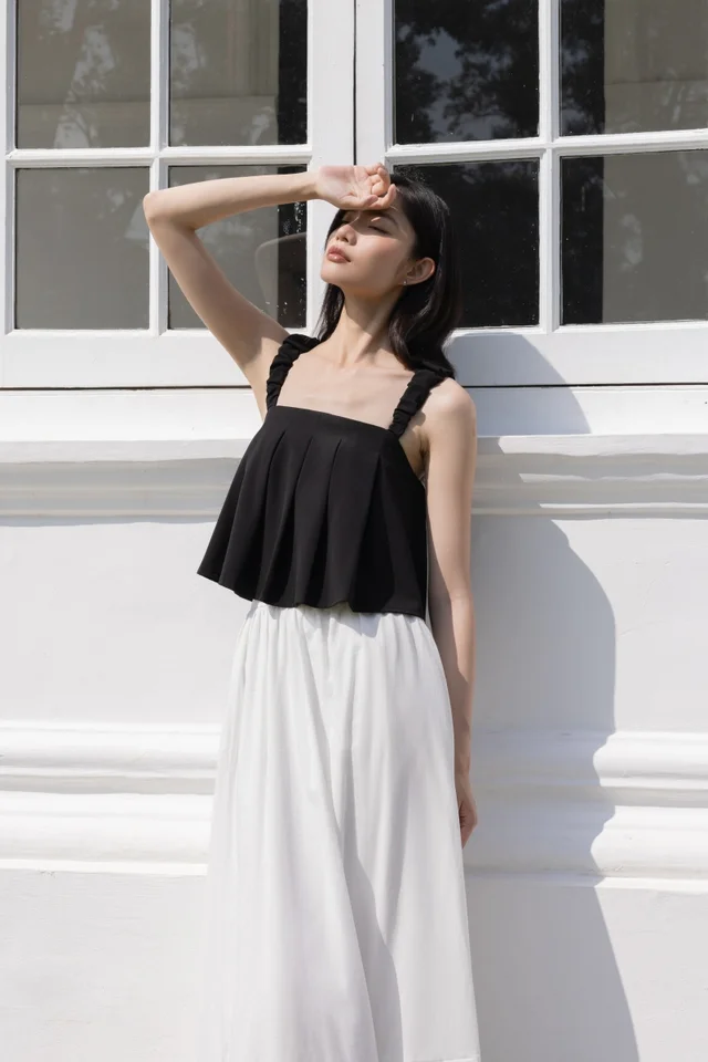 SHANNON PADDED BUBBLE RUCHED STRAP PLEATED TOP (BLACK)
