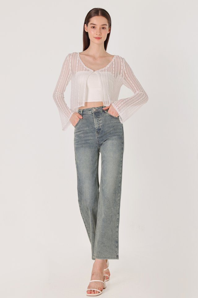 MOONLIGHT SLIM FIT STRAIGHT LEG STRETCHY DENIM JEANS - PETITE (LIGHT WASHED)