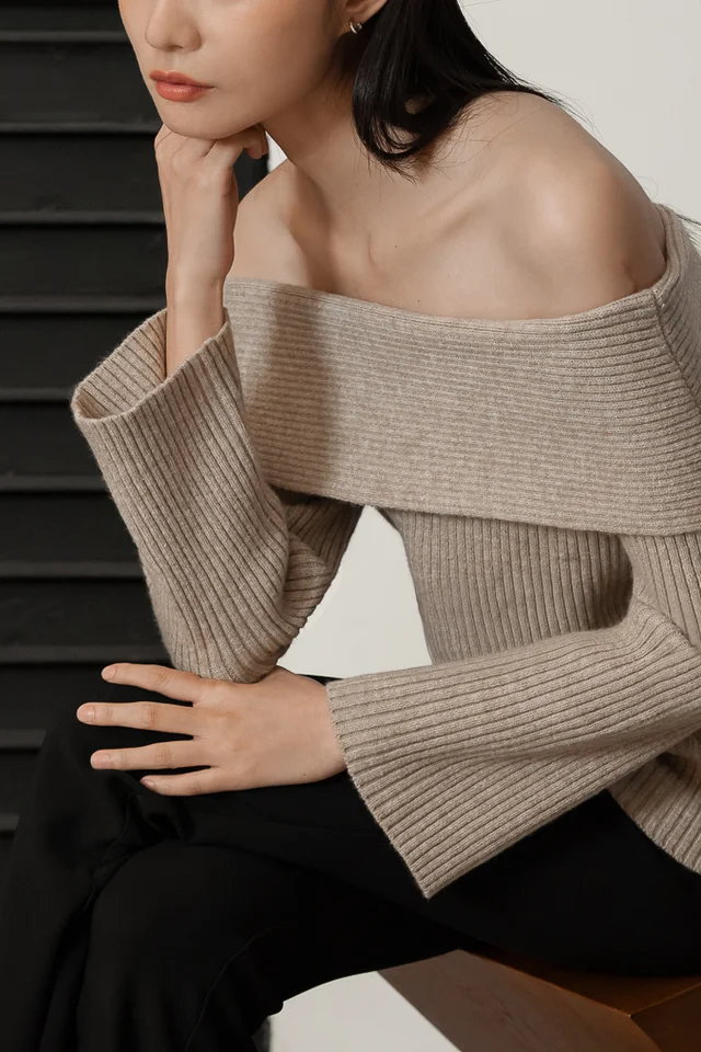 ZANA OFF-SHOULDER OVERLAY KNIT PULLOVER (BROWN)