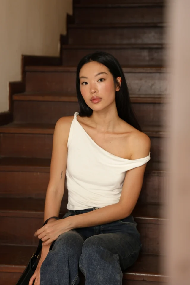 OLIVIA TWISTED STRAP TWO-WAY TOP (WHITE)